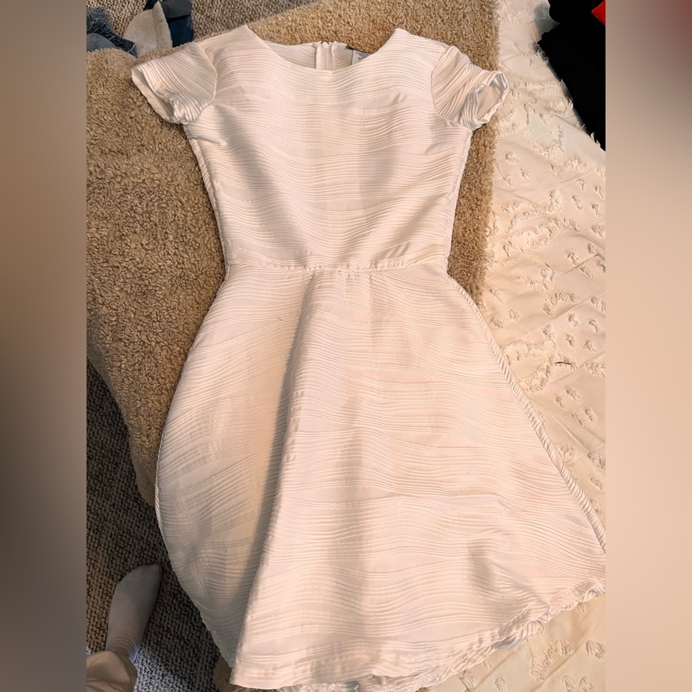 A Line White Dress With Wave Ribbed Design